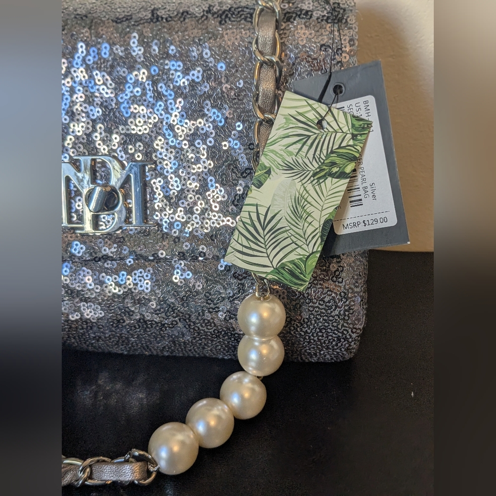 Badgley Mischka NWT Sequin Message Pearl Strap Crossbody FREE PURSE PILLOW - Picture 9 of 9